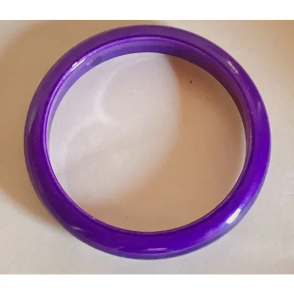 Vintage Domed Dark Purple Lucite Bangle Bracelet Minimalist Y2K - Picture 6 of 6